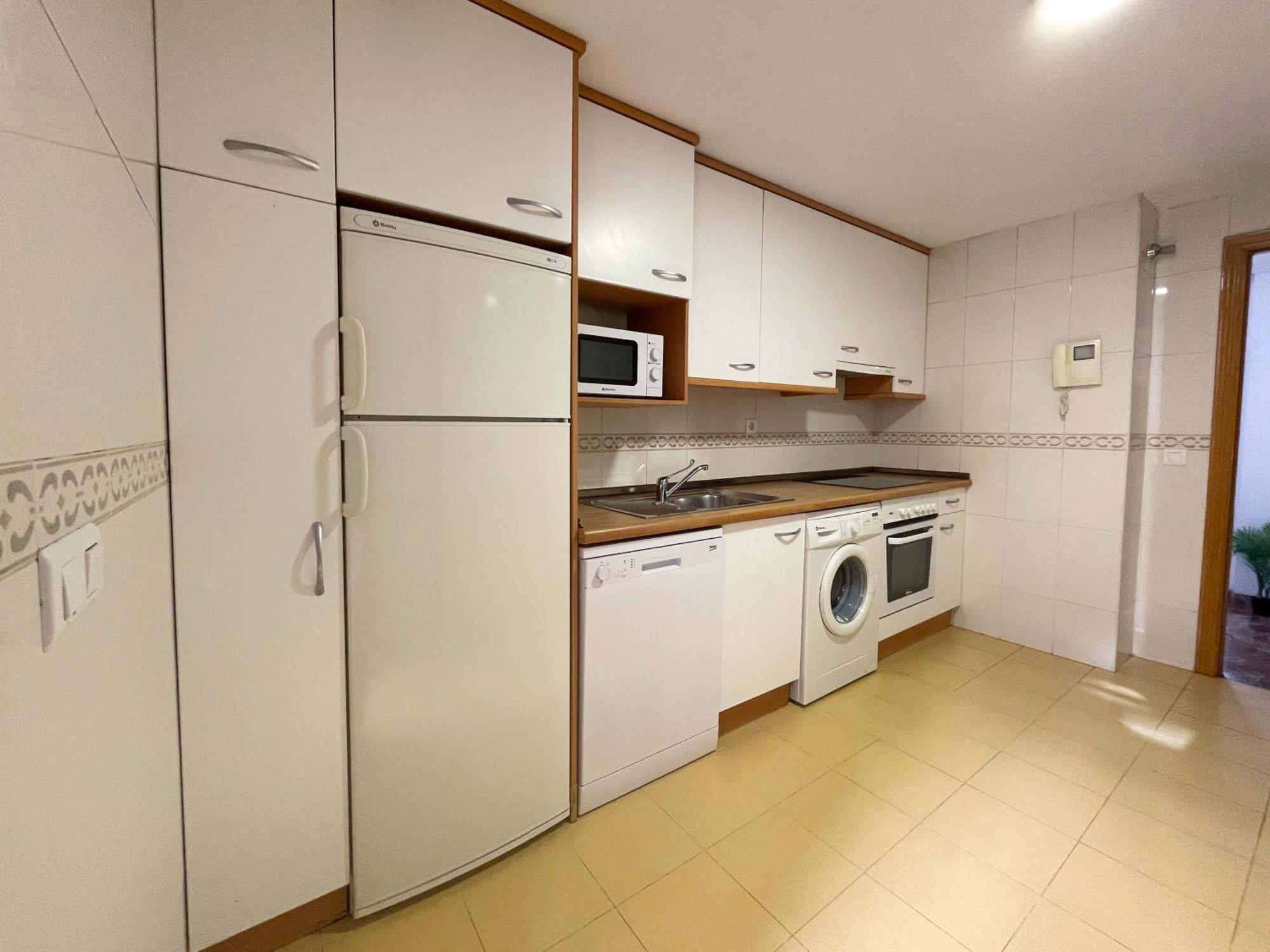 Apartamentos El Pilar Suites 3000 萨拉戈萨 外观 照片