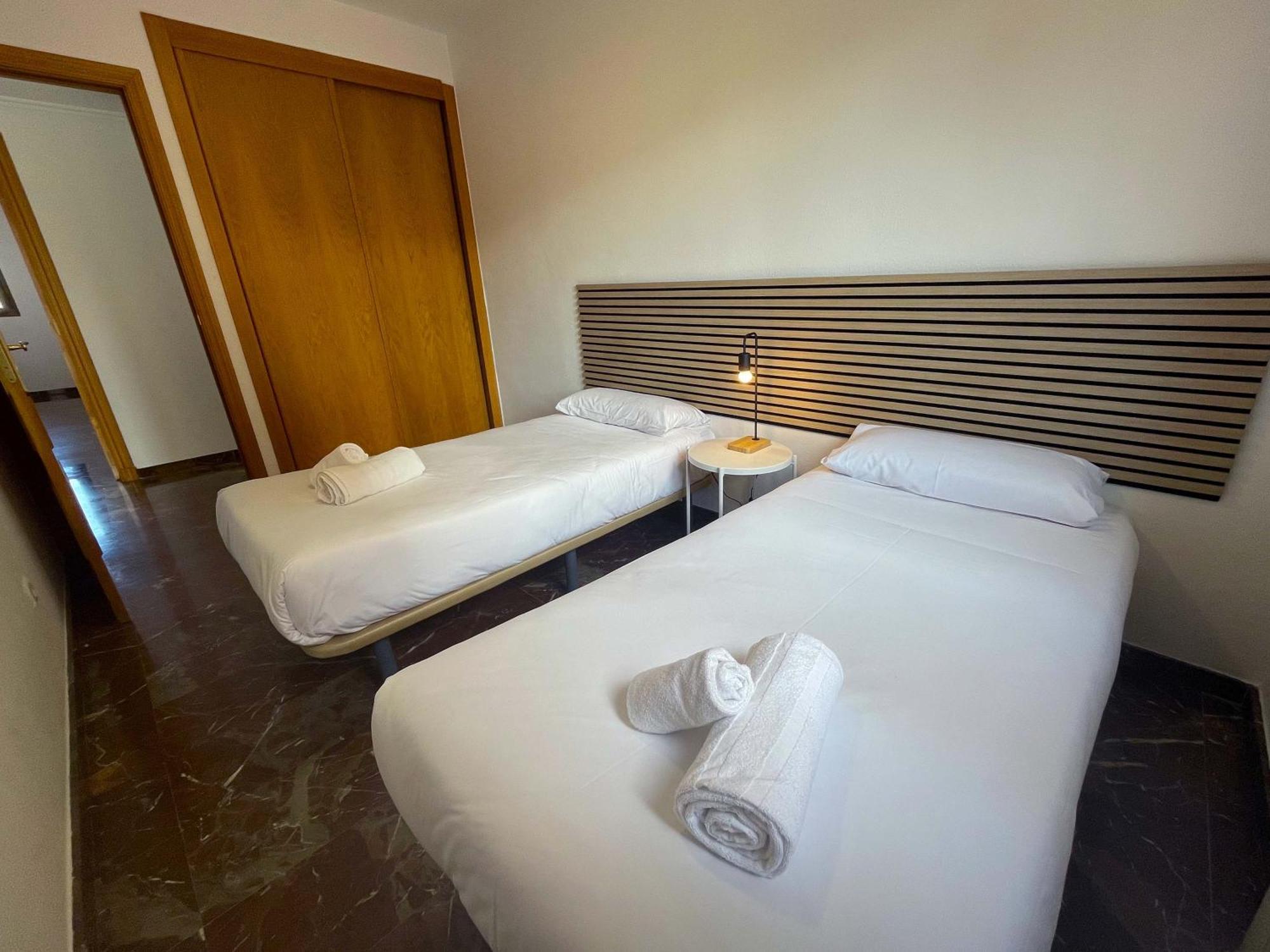 Apartamentos El Pilar Suites 3000 萨拉戈萨 外观 照片