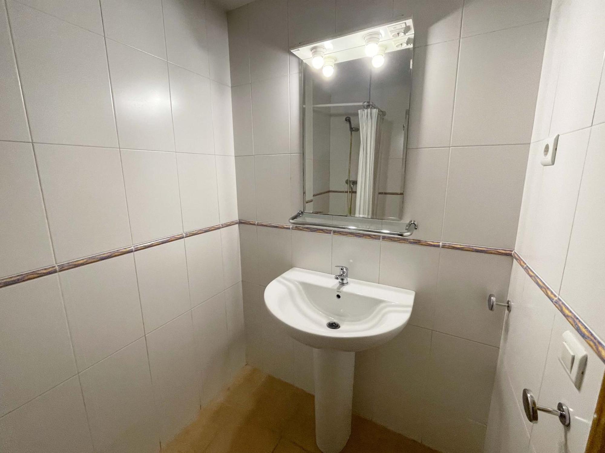 Apartamentos El Pilar Suites 3000 萨拉戈萨 外观 照片