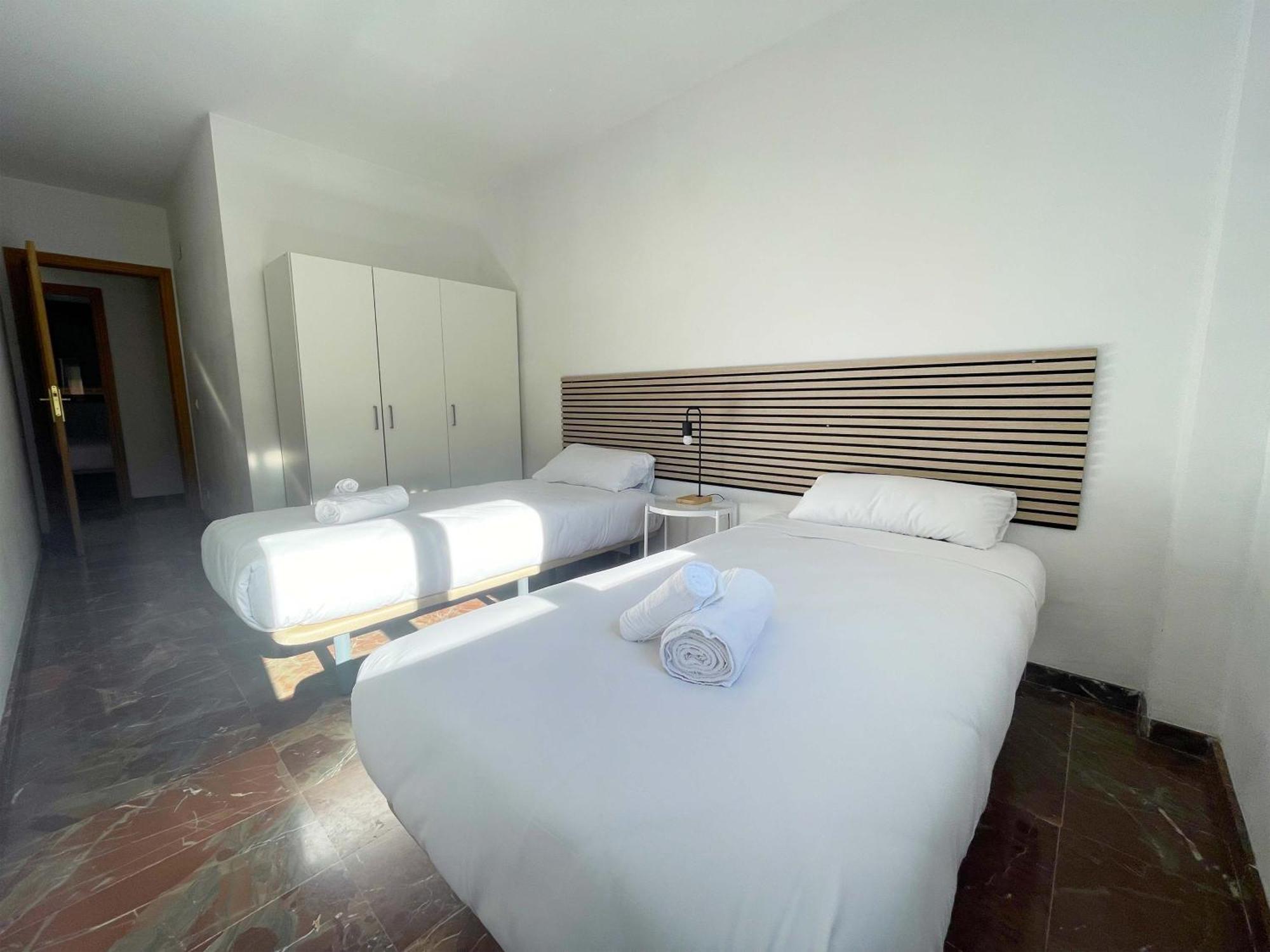 Apartamentos El Pilar Suites 3000 萨拉戈萨 外观 照片