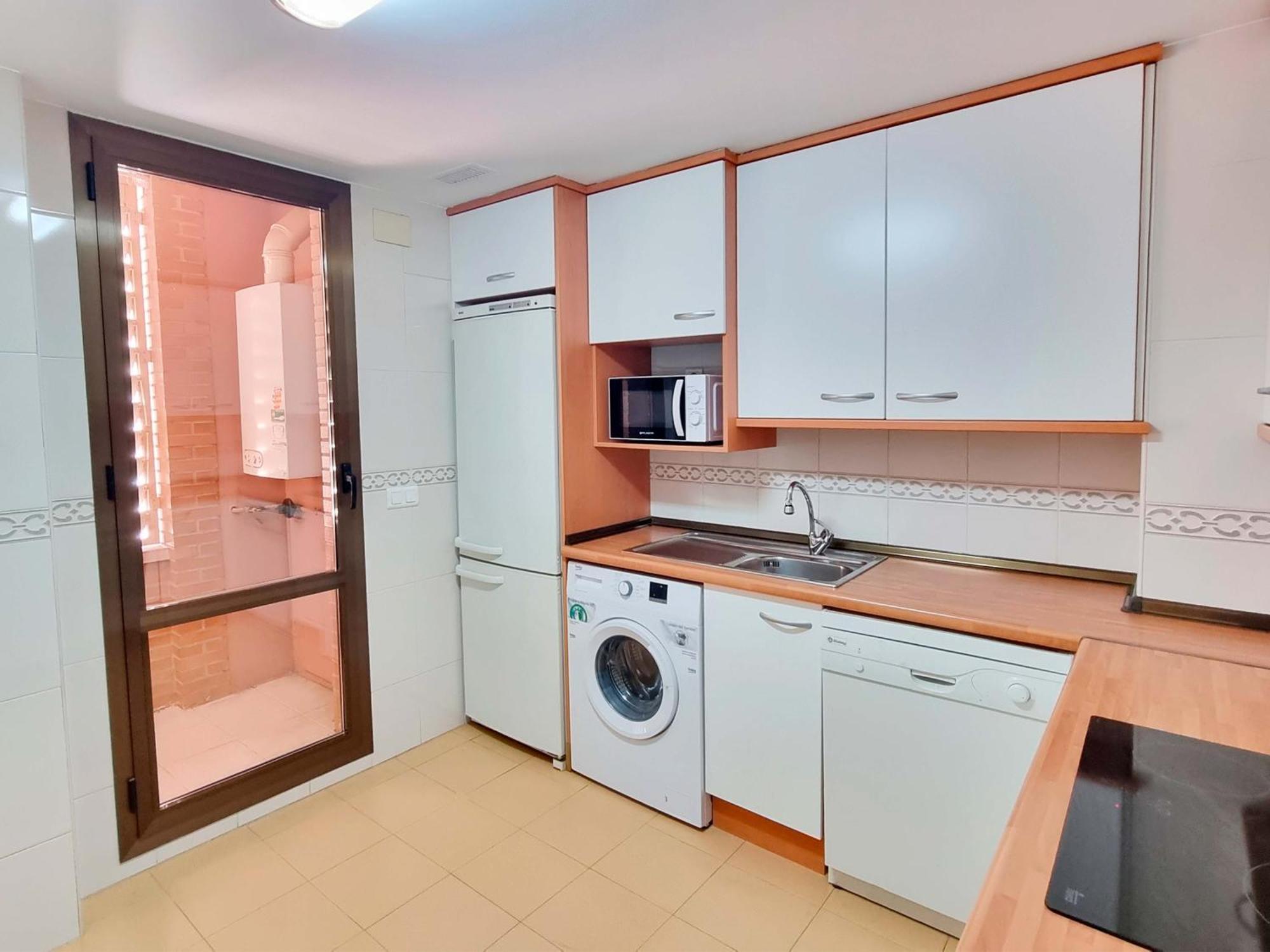 Apartamentos El Pilar Suites 3000 萨拉戈萨 外观 照片