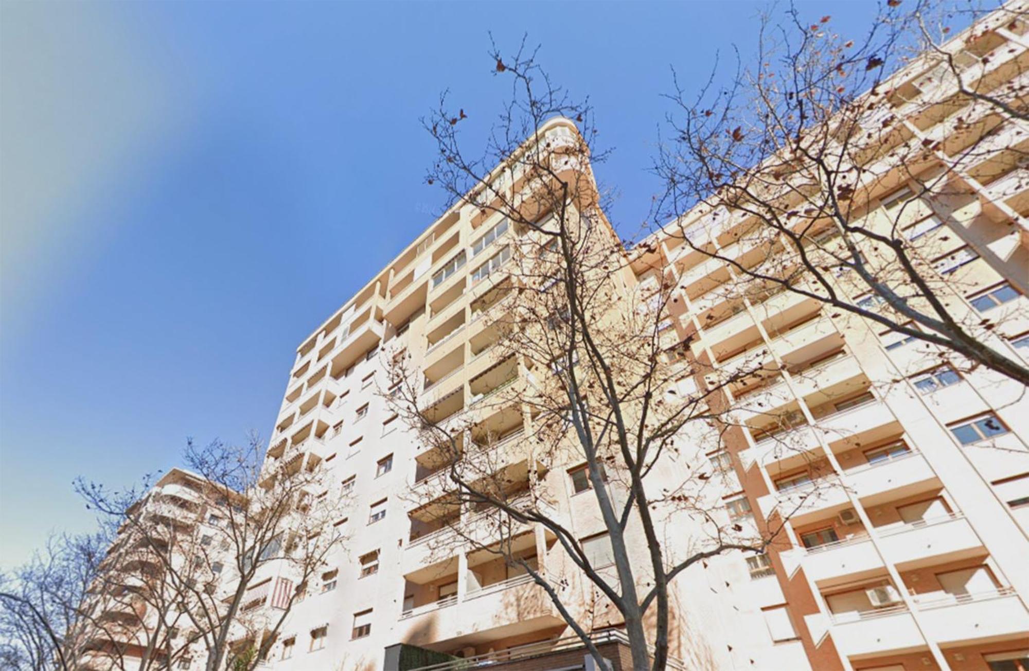 Apartamentos El Pilar Suites 3000 萨拉戈萨 外观 照片